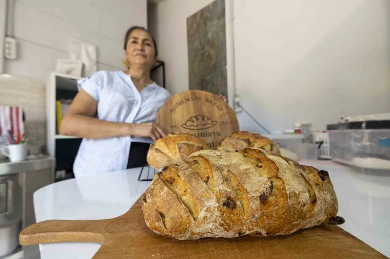 Kadın girişimci, mutfağında başladığı ekşi maya ekmek yolculuğunu atölyeye taşıdı
