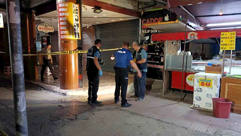 Motosikletli saldırganlar çay ocağını hedef aldı: 2 yaralı
