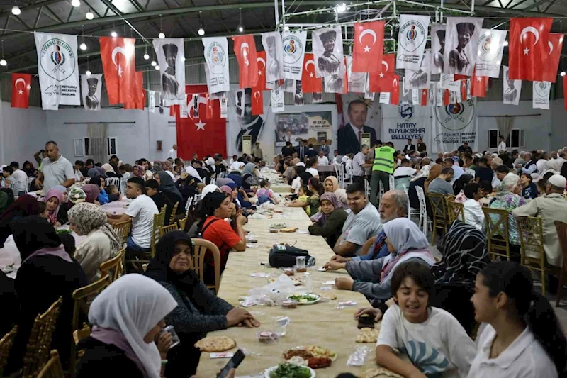 Hatay’da 94 engelli vatandaş umre görevi için kutsal topraklara uğurlandı
