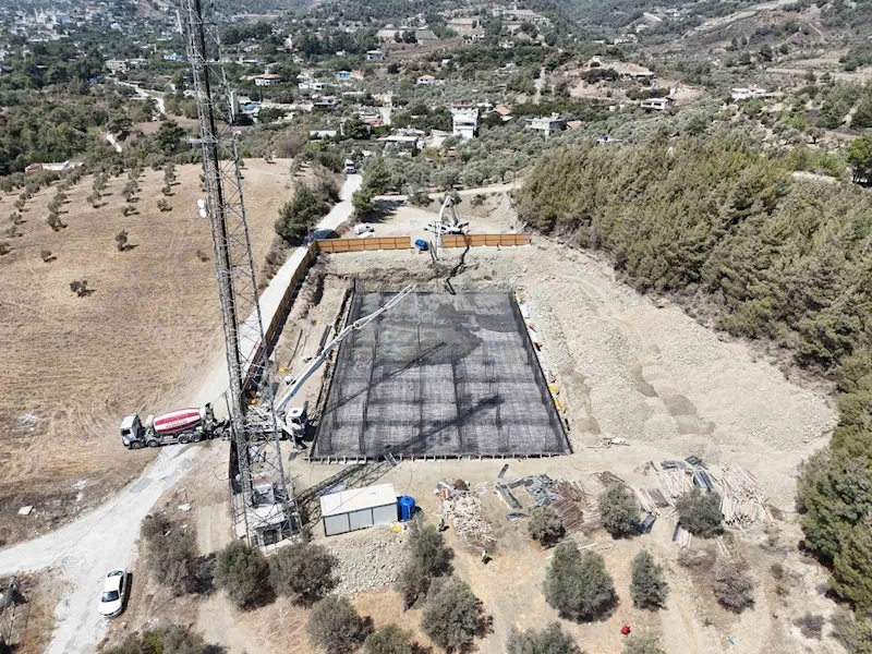 Hatay Büyükşehir Belediyesi, Karlısu Mahallesi’ne çok amaçlı salon inşa ediyor
